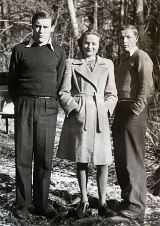 Jack Earl Clough - r
