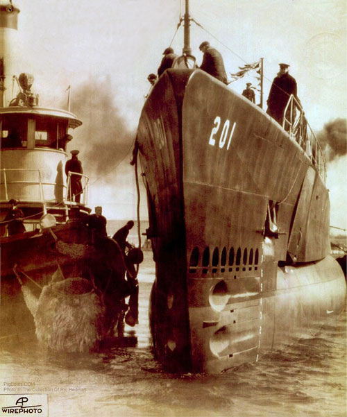 USS Triton Launching